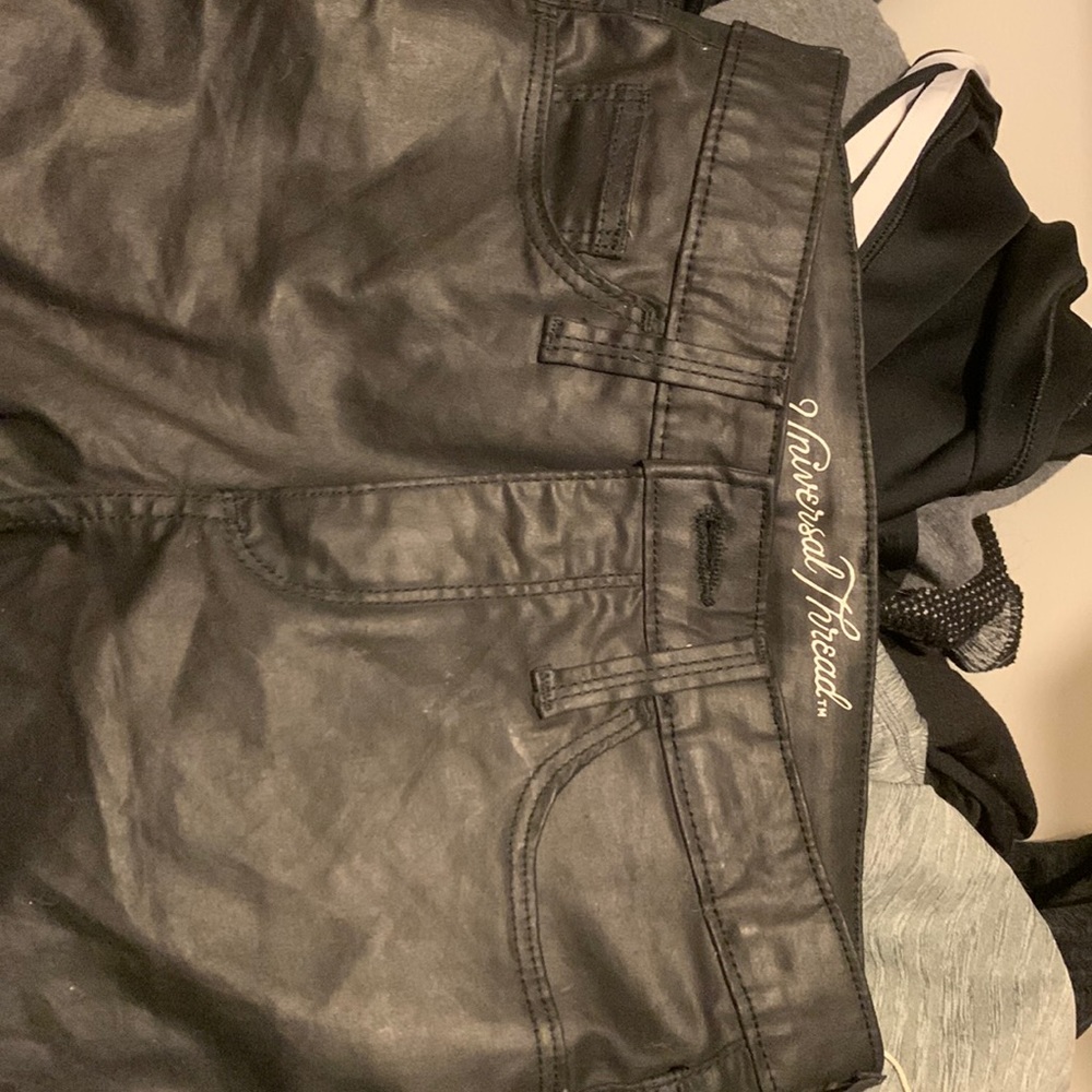 Straightleg high rise skinny universal thread
